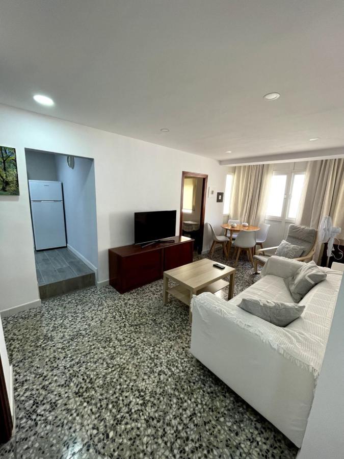 Family Home By Cadiz Time Buitenkant foto